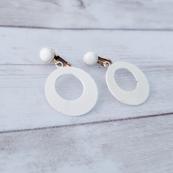Vintage Clip On Earrings Retro Off White Circle Dangle - Some Paint Chips - Picture 2 of 8